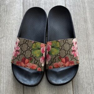 Gucci Floral GG Monogram Supreme Bloom Slide Sandals
